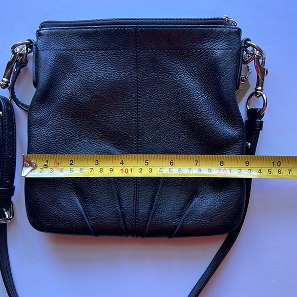 Authentic Coach Black Leather Messenger Crossbody Bag - Picture 8 of 9